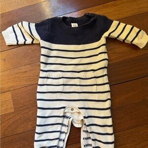 Baby GAP Striped Navy Blue and white/Cream One Piece Cotton Sweater Sz 3-6M